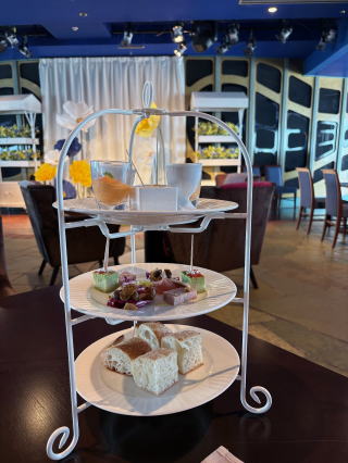 東京ドームホテル スカイラウンジ＆ダイニング「アーティスト カフェ」